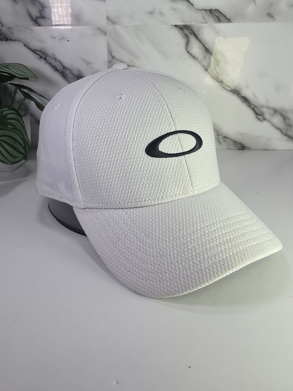 Oakley Ford Men's White Performance Logo Cap. Adjustable